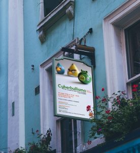 locandina-cyberbullismo-creare-locandina