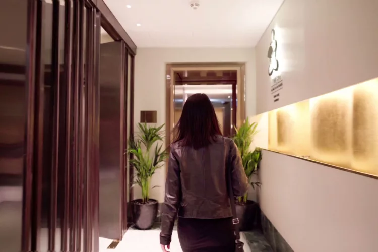 Eleganza e benessere: il video dello Studio di Bastien Gonzalez a Londra video-promozionali-aziendali-per-aziende-professionali-creativi-virtuosi